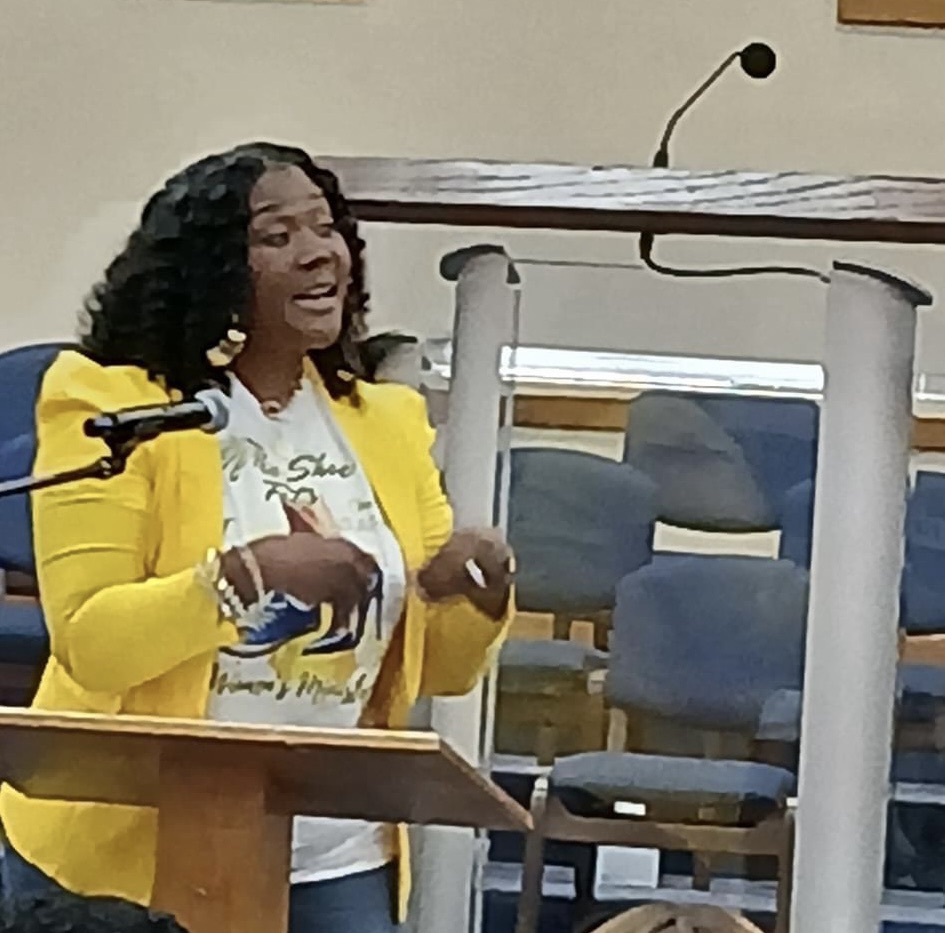 Minister Dawn Charleston-Green speaking at the "If the Shoe Fits" Conference at Saint Matthew Baptist Church in Alexandria, LA.